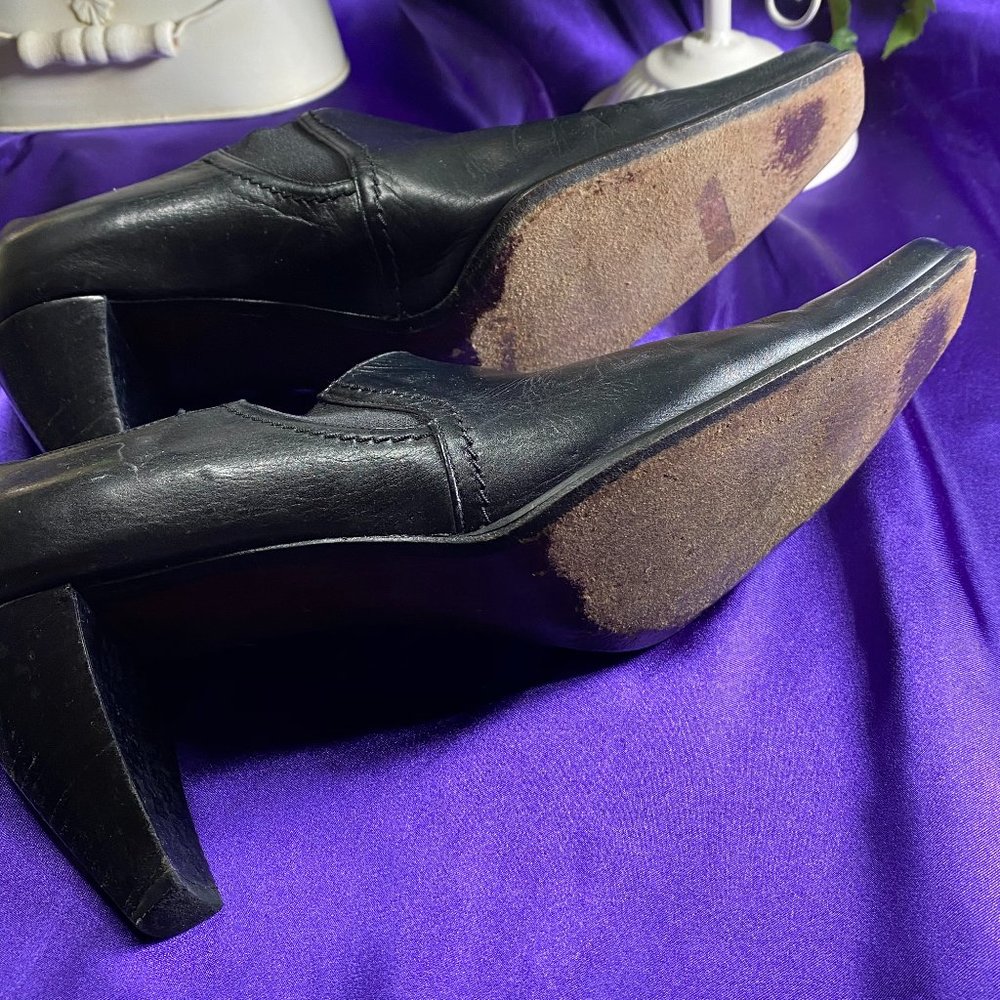 Stuart Weitzman Calf Pumps With Elastic Part - image 7